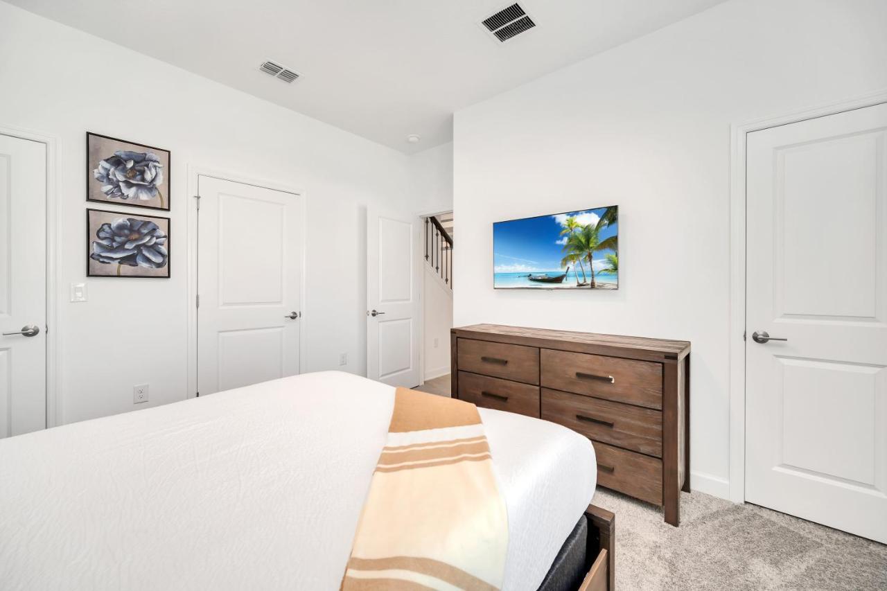 1030 Splash Shot Place Holiday home