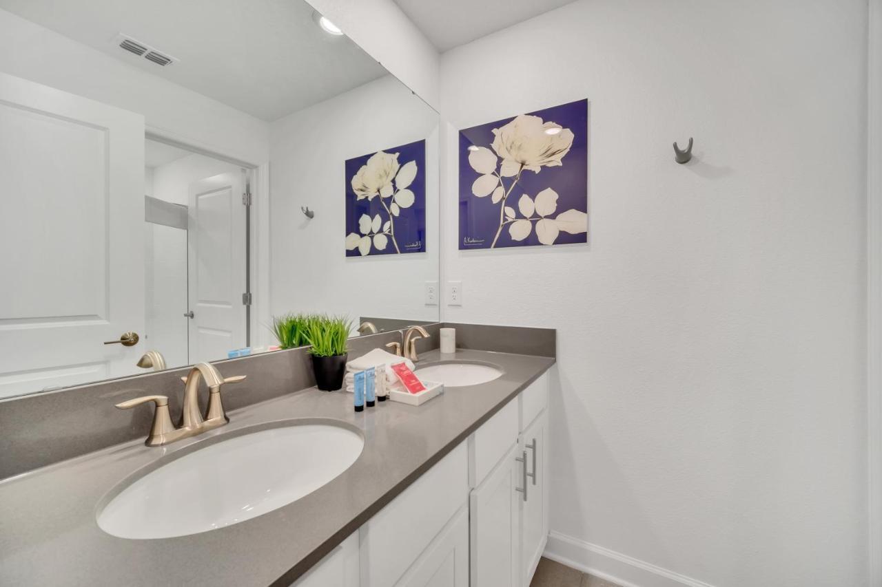 1030 Splash Shot Place Holiday home